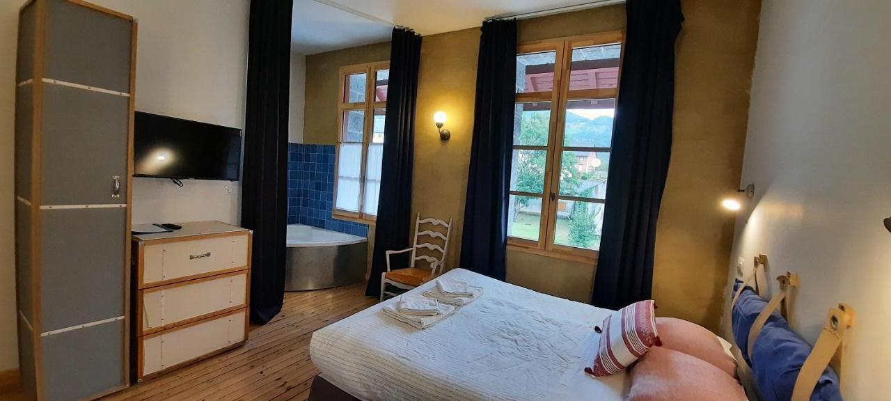 Transhumance & Cie, Auberge, Appartements & Spa Bedous Eksteriør bilde